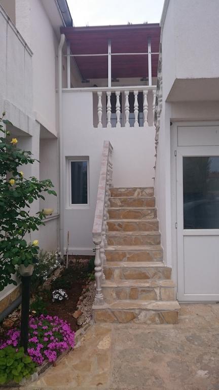 Apartments Mas-Rafaj Vir Exterior foto